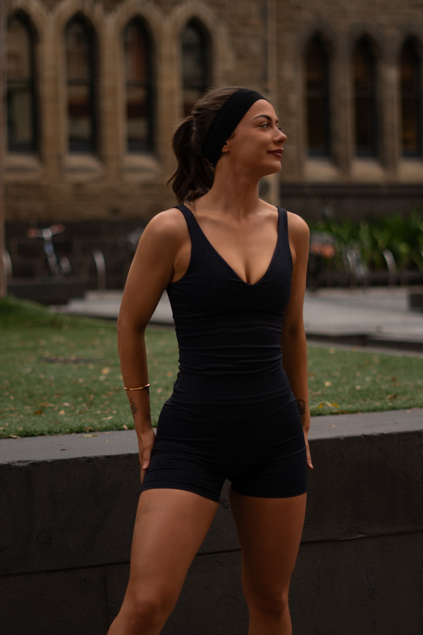 ZOVA LONG LINE TOP
